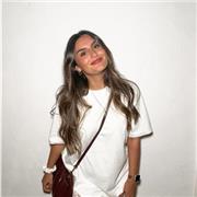 Graduada en Periodismo y Máster de Comunicación Empresarial y Digital, ofrezco apoyo en varias ámbitos.